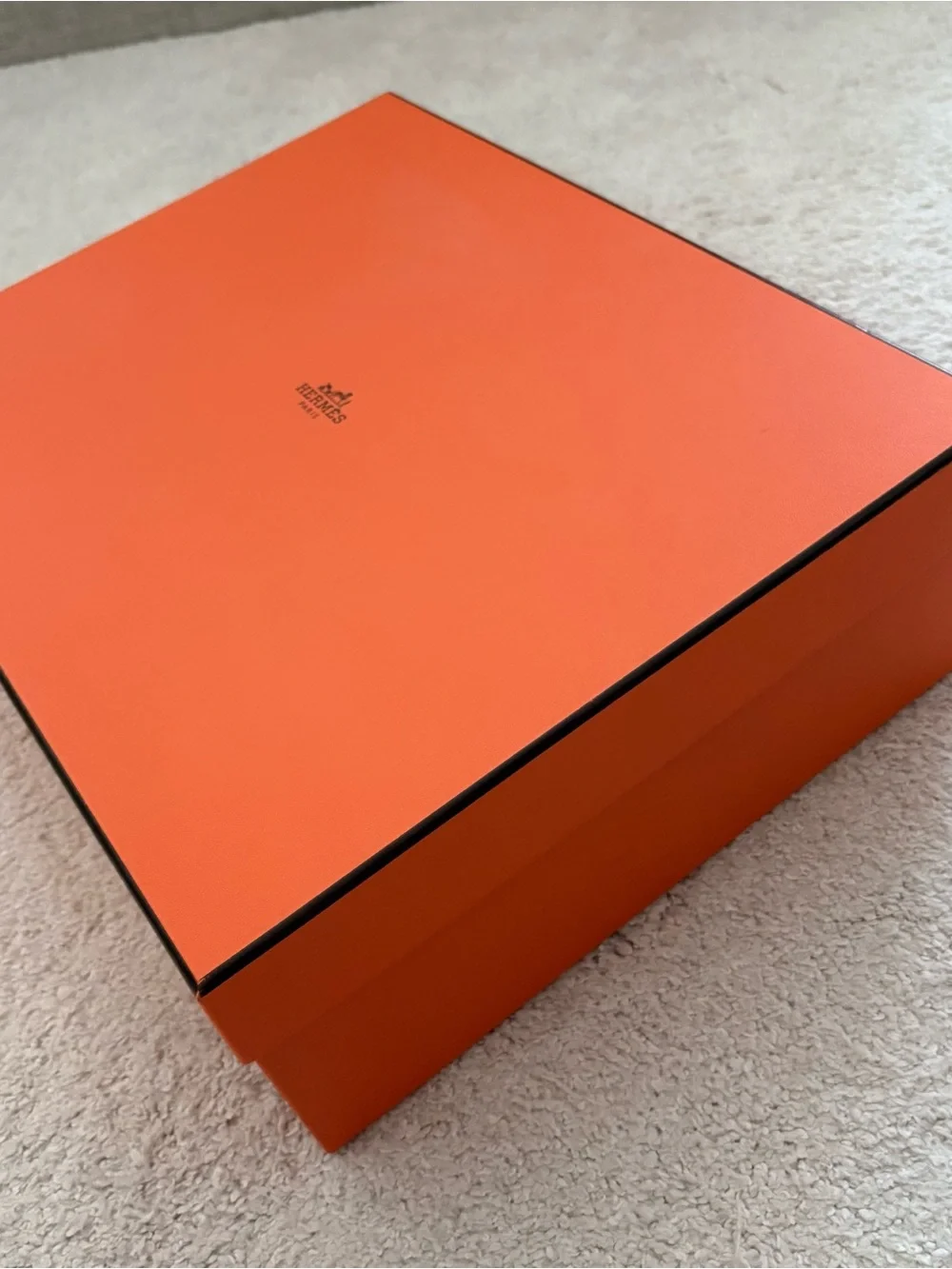 Hermès Iconic Orange Medium Gift Box